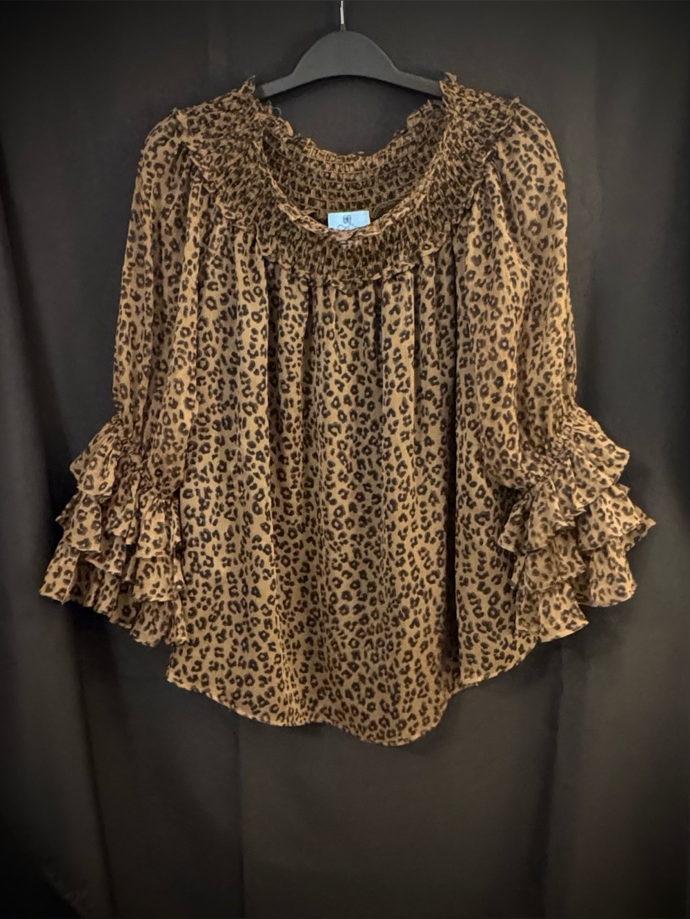 EUC-CeCe Leopard Print Ruffle Sleeve Women’s Top - Camel/Black. Size Small.